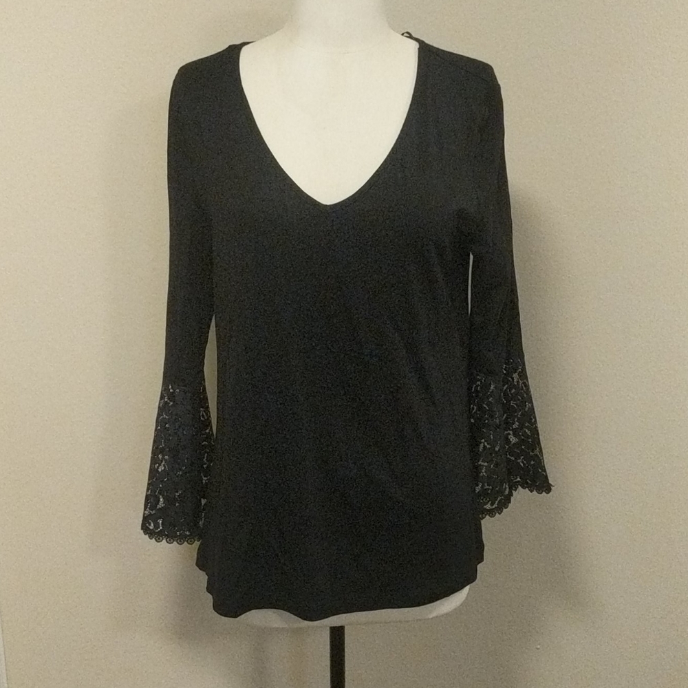 Beautiful black stretch V-neck,lace trimmed sleeve